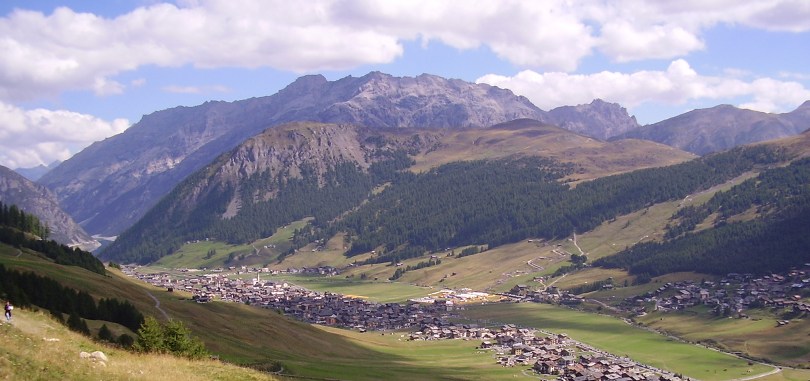 http://www.campingstellaalpina.it/Img/valleLivignoBig.jpg